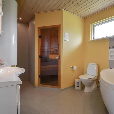 Baekholmen V * إيبلتوفت