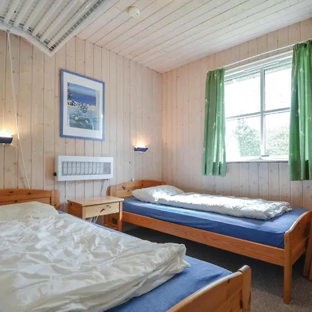 Baekholmen V بيت للعطل