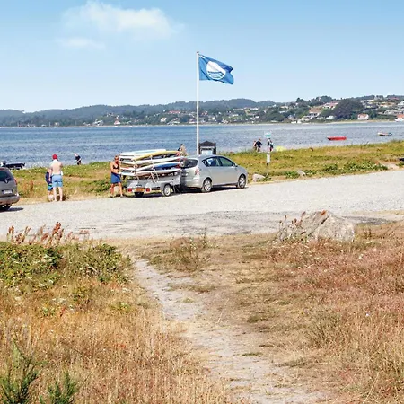 Baekholmen V بيت للعطل