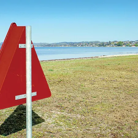 Baekholmen V بيت للعطل