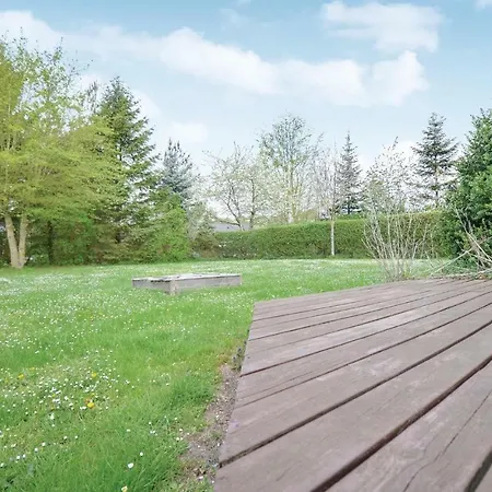 Baekholmen V بيت للعطل