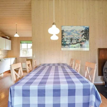 Baekholmen V بيت للعطل