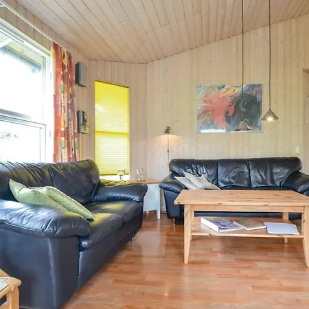 Сasa de vacaciones Lovely Home In Ebeltoft With Wifi *