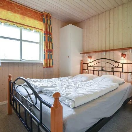 Lovely Home In Ebeltoft With Wifi